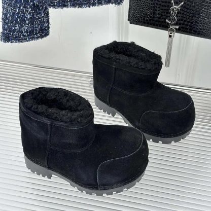 Balenciaga Unisex Alaska Fur Bootie in Black Split Calfskin and Synthetic Material - 图片 2
