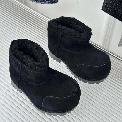 Balenciaga Unisex Alaska Fur Bootie in Black Split Calfskin and Synthetic Material - 图片 4