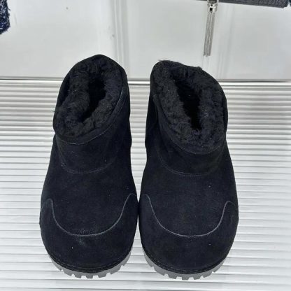 Balenciaga Unisex Alaska Fur Bootie in Black Split Calfskin and Synthetic Material - 图片 5