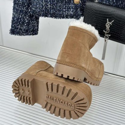Balenciaga Unisex Alaska Fur Bootie in Brown Split Calfskin and White Synthetic Material - 图片 10