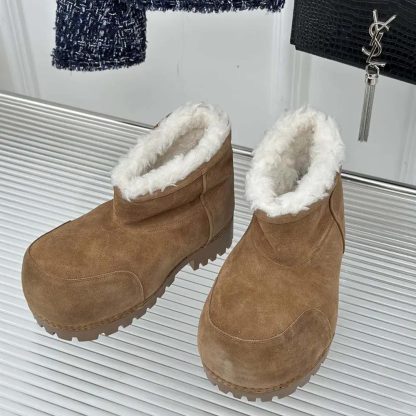 Balenciaga Unisex Alaska Fur Bootie in Brown Split Calfskin and White Synthetic Material - 图片 3