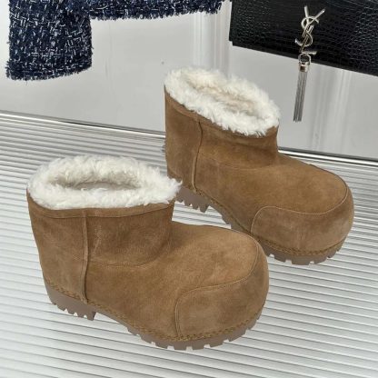 Balenciaga Unisex Alaska Fur Bootie in Brown Split Calfskin and White Synthetic Material - 图片 2