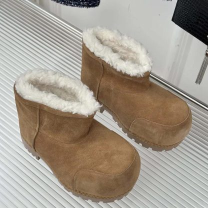 Balenciaga Unisex Alaska Fur Bootie in Brown Split Calfskin and White Synthetic Material - 图片 5