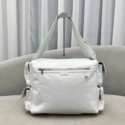 Balenciaga Women Superbusy Large Sling Bag in White 702168210C89104 - 图片 3