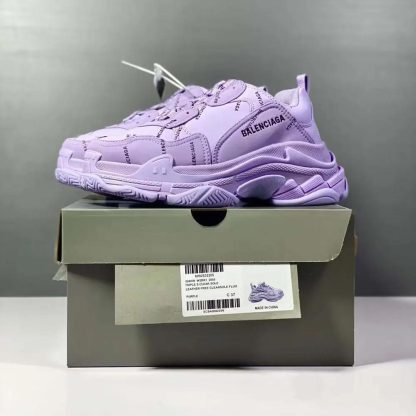 Balenciaga Women Triple S Sneaker Allover Logo in Purple and Black - 图片 2