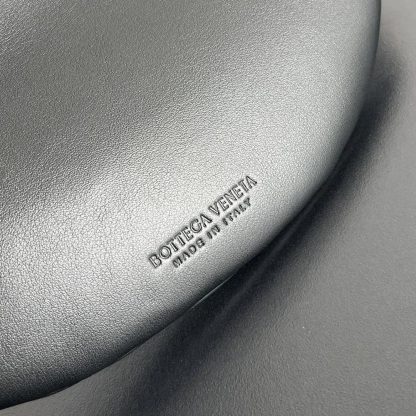 Bottega Veneta Women Small Solstice Shoulder Bag in Calf Leather with Signature Knot Details - 图片 7