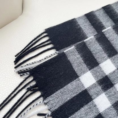 Burberry Unisex Check Cashmere Scarf-Black 80778801 - 图片 6
