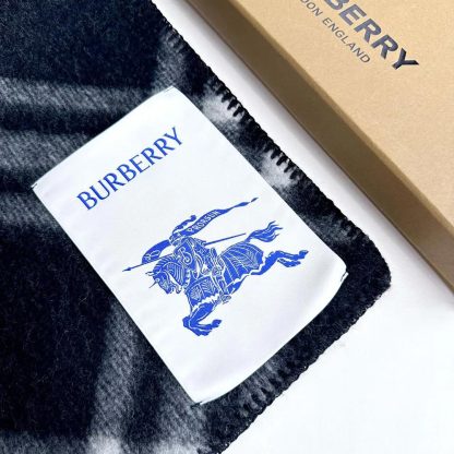 Burberry Unisex Check Wool Scarf-Black 80792461 - 图片 5