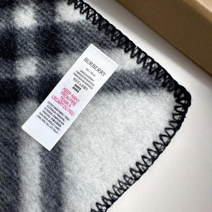 Burberry Unisex Check Wool Scarf-Black 80792461 - 图片 6