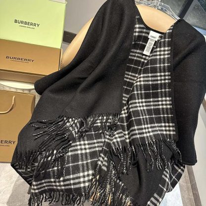 Burberry Women Reversible Check Wool Cape-Black 80952551 - 图片 7