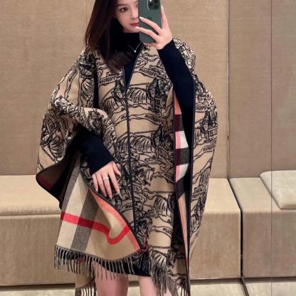 Burberry Women Reversible EKD Check Wool Cape-Brown 80741921 - 图片 2