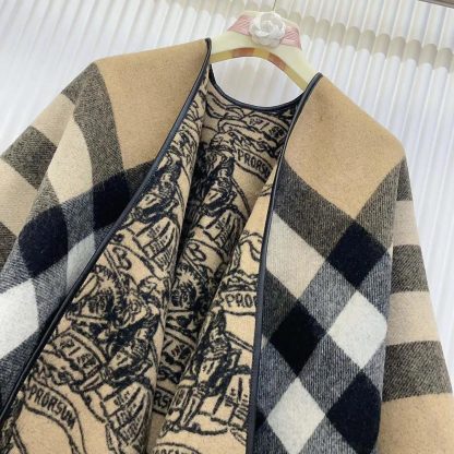 Burberry Women Reversible EKD Check Wool Cape-Brown 80741921 - 图片 6