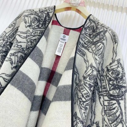 Burberry Women Reversible EKD Check Wool Cape-White 80748511 - 图片 6