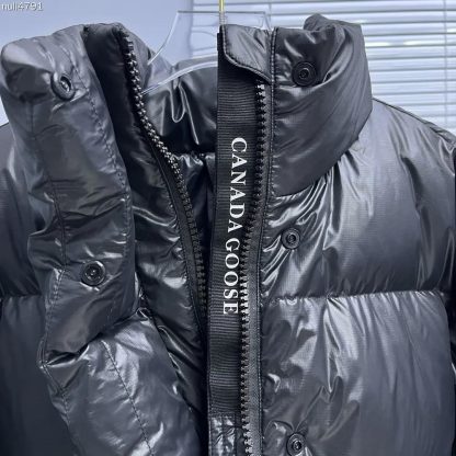 Canada Goose Men Cypress Cropped Puffer in Recycled Feather-Light Ripstop Shiny-Black - 图片 5
