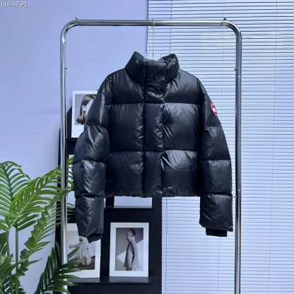 Canada Goose Men Cypress Cropped Puffer in Recycled Feather-Light Ripstop Shiny-Black - 图片 2