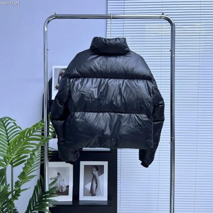 Canada Goose Men Cypress Cropped Puffer in Recycled Feather-Light Ripstop Shiny-Black - 图片 3
