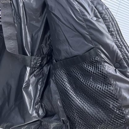 Canada Goose Women Cypress Cropped Puffer in Recycled Feather-Light Ripstop Shiny-Black - 图片 7