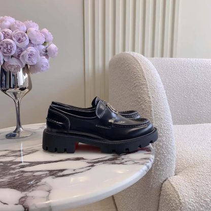 Christian Louboutin Women CL Moc Lug Loafers Abrasivato Calf Leather-Black - 图片 4