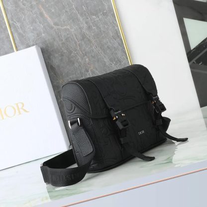 Dior Men Hit the Road Messenger Bag with Flap Black Dior Gravity Leather - 图片 4