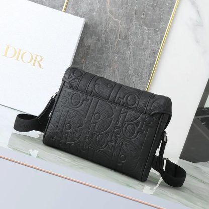Dior Men Hit the Road Messenger Bag with Flap Black Dior Gravity Leather - 图片 3