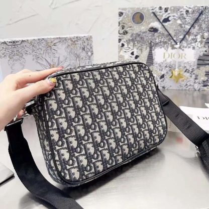 Dior Men Saddle Triple Pouch Beige and Black Dior Oblique Jacquard - 图片 4