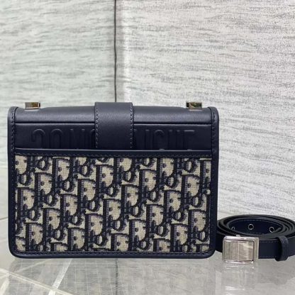 Dior Women 30 Montaigne Bag Blue Dior Oblique Jacquard and Smooth Calfskin - 图片 4