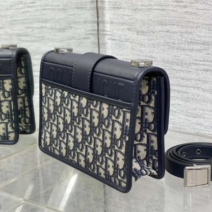 Dior Women 30 Montaigne Bag Blue Dior Oblique Jacquard and Smooth Calfskin - 图片 5