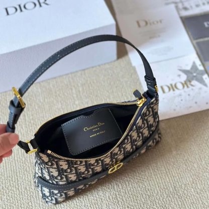 Dior Women 30 Montaigne Cigale Mini Bag Blue Dior Oblique Jacquard - 图片 4