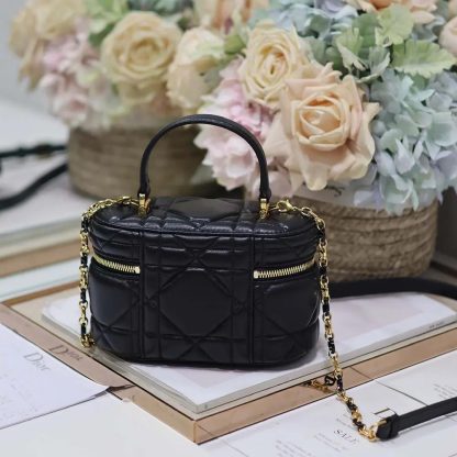Dior Women Caro Mini Vanity Case Black Macrocannage Lambskin - 图片 3