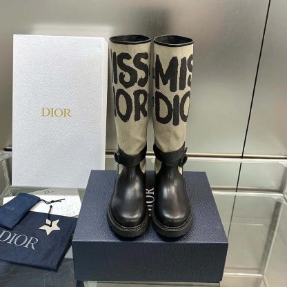 Dior Women D-Major Boot Warm Taupe Technical Canvas with Black Miss Dior Graffiti Print - 图片 6