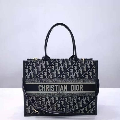 Dior Women Medium Dior Book Tote Blue Dior Oblique Embroidery and Calfskin - 图片 2