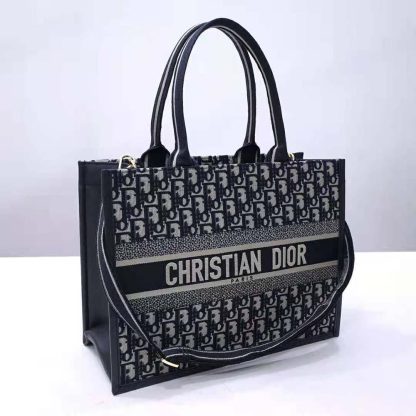 Dior Women Medium Dior Book Tote Blue Dior Oblique Embroidery and Calfskin - 图片 9