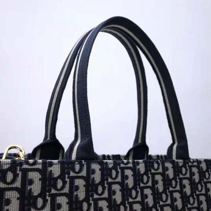 Dior Women Medium Dior Book Tote Blue Dior Oblique Embroidery and Calfskin - 图片 7