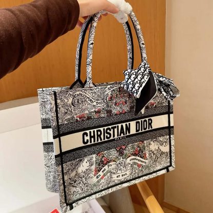 Dior Women Medium Dior Book Tote Latte Embroidery M1296ZEDO - 图片 4