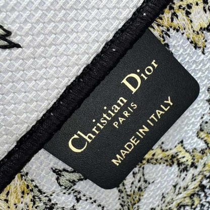 Dior Women Medium Dior Book Tote Latte Embroidery with Yellow Multicolor Dior Chardons Motif - 图片 7