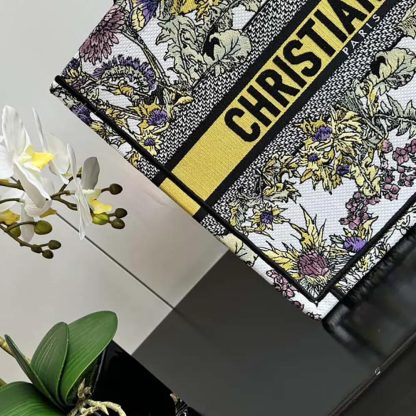 Dior Women Medium Dior Book Tote Latte Embroidery with Yellow Multicolor Dior Chardons Motif - 图片 9