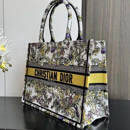 Dior Women Medium Dior Book Tote Latte Embroidery with Yellow Multicolor Dior Chardons Motif - 图片 4
