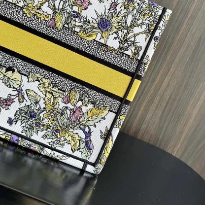 Dior Women Medium Dior Book Tote Latte Embroidery with Yellow Multicolor Dior Chardons Motif - 图片 8