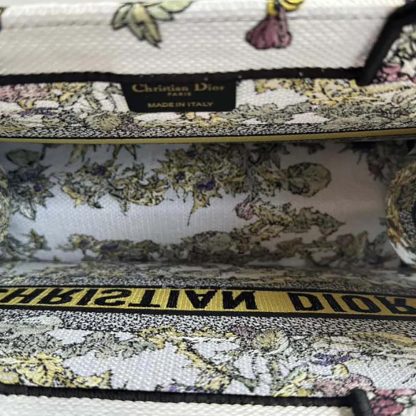 Dior Women Medium Dior Book Tote Latte Embroidery with Yellow Multicolor Dior Chardons Motif - 图片 6