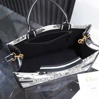 Dior Women Medium Dior Book Tote Latte and Black Dior Zodiac Embroidery with Black Calfskin - 图片 9