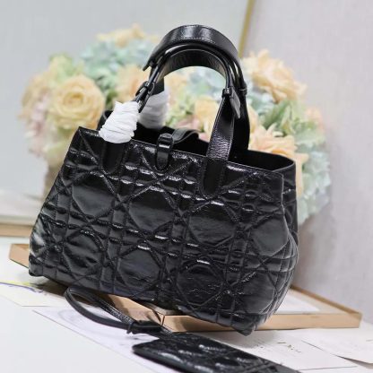 Dior Women Medium Dior Toujours Bag Black Macrocannage Crinkled Calfskin - 图片 3