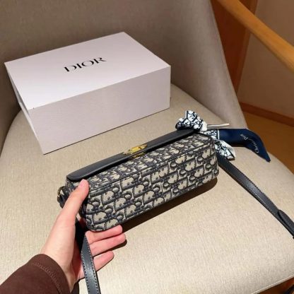 Dior Women Miss Caro Pouch with Chain Blue Dior Oblique Jacquard and Smooth Calfskin - 图片 6