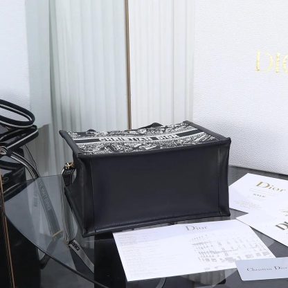 Dior Women Small Dior Book Tote Black and White Plan de Paris Embroidery with Black Calfskin - 图片 7