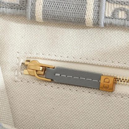 Dior Women Small Dior Book Tote Gray Dior Oblique Embroidery and Calfskin - 图片 10
