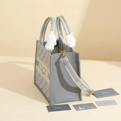Dior Women Small Dior Book Tote Gray Dior Oblique Embroidery and Calfskin - 图片 4