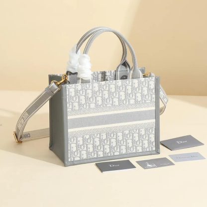 Dior Women Small Dior Book Tote Gray Dior Oblique Embroidery and Calfskin - 图片 3