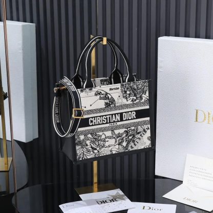 Dior Women Small Dior Book Tote Latte and Black Dior Zodiac Embroidery with Black Calfskin - 图片 2