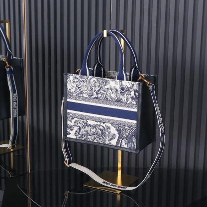 Dior Women Small Dior Book Tote White and Navy Blue Toile de Jouy Sauvage Embroidery - 图片 3