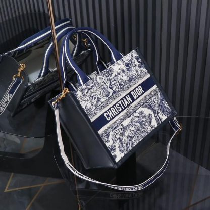 Dior Women Small Dior Book Tote White and Navy Blue Toile de Jouy Sauvage Embroidery - 图片 4