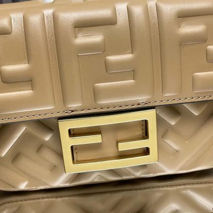 Fendi Women Baguette Mini Dove Gray Nappa Leather Bag with FF Motif - 图片 8